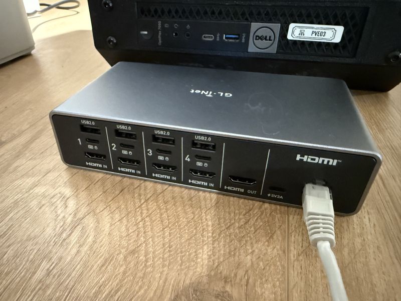 Le Comet X alimenté uniquement par son câble Ethernet